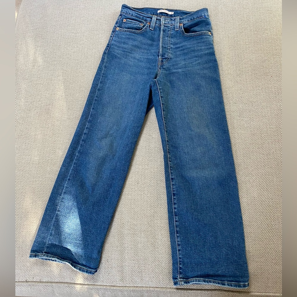 Levi's Straight Leg Jeans in Blue Denim